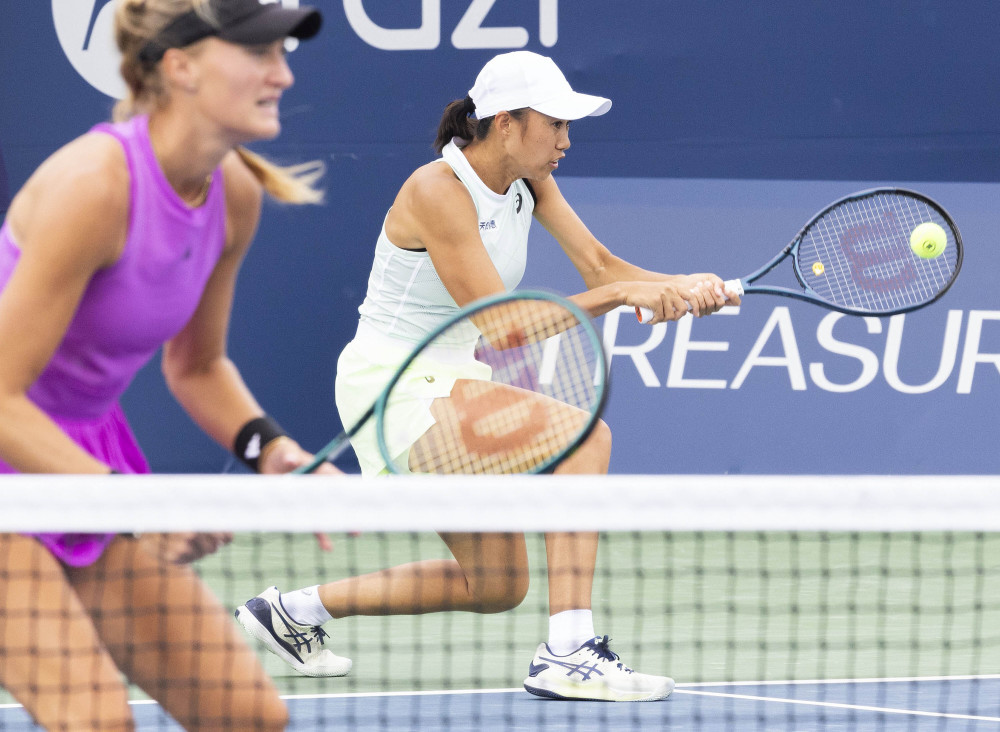 同时保留足 同时保留足