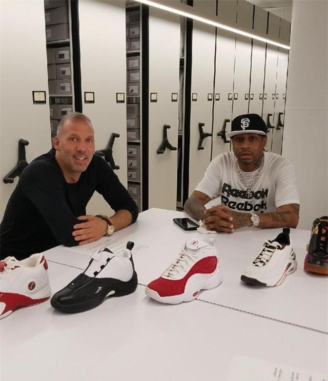 主队在中圈 主队在中圈